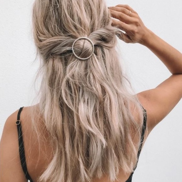 Urban Outfitters Accessories - Urban Outfitters Mini Margot Hair Pin - Silver